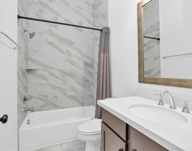 18402 Circle Bar Ranch Court - Photo Thumbnail 25