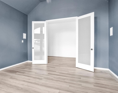 18402 Circle Bar Ranch Court - Photo Thumbnail 13