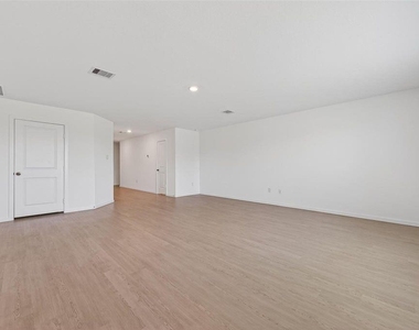 26830 Scarlet Willow Drive - Photo Thumbnail 10
