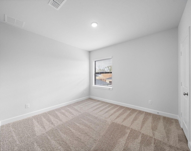 1502 Noble Park Drive - Photo Thumbnail 18