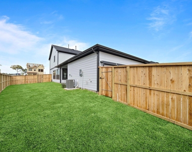 1502 Noble Park Drive - Photo Thumbnail 24