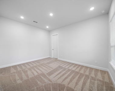 1502 Noble Park Drive - Photo Thumbnail 9