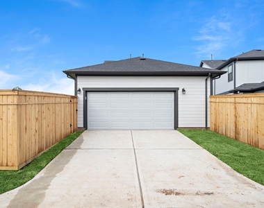 1502 Noble Park Drive - Photo Thumbnail 22