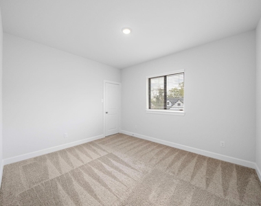 1502 Noble Park Drive - Photo Thumbnail 16