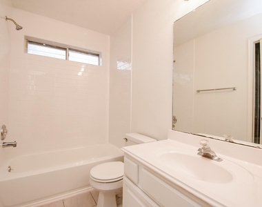 13111 Ivyhurst Lane - Photo Thumbnail 13