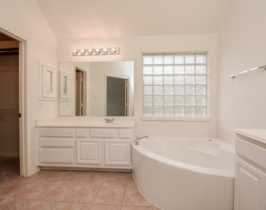 13111 Ivyhurst Lane - Photo Thumbnail 18