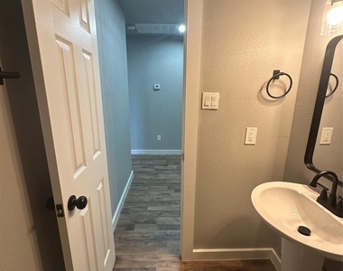 6504 Canal Street - Photo Thumbnail 10