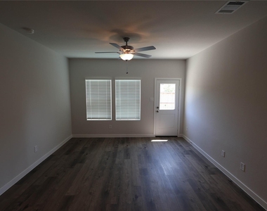 7855 Bergamot Circle - Photo Thumbnail 5