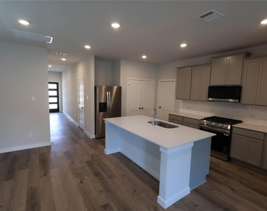 7855 Bergamot Circle - Photo Thumbnail 6