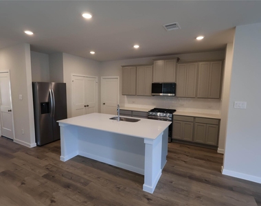 7855 Bergamot Circle - Photo Thumbnail 3