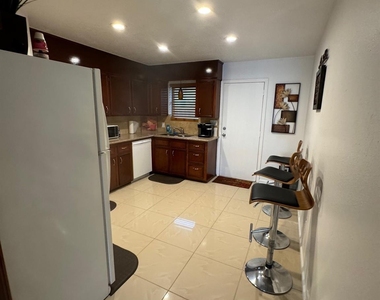 8951 Dirby Street - Photo Thumbnail 14