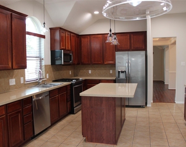 29802 S Legends Village Circle - Photo Thumbnail 4