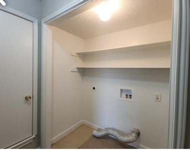 305 Meadow Court - Photo Thumbnail 15
