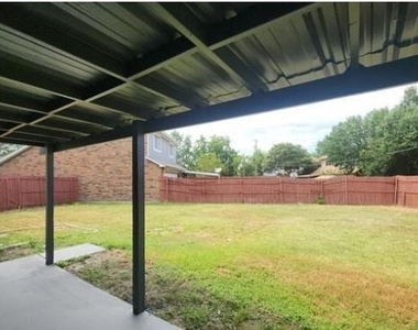305 Meadow Court - Photo Thumbnail 17