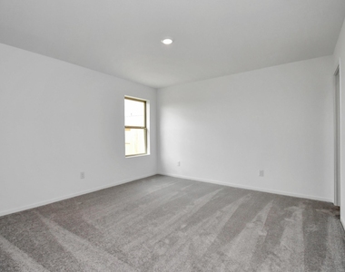 1627 Windrose Bend - Photo Thumbnail 10