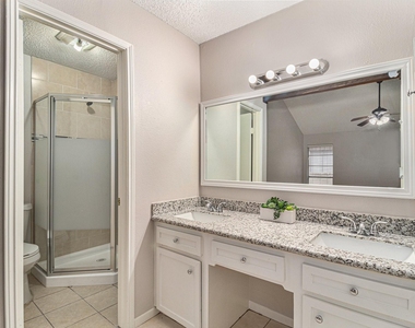 819 Seamaster Drive - Photo Thumbnail 8