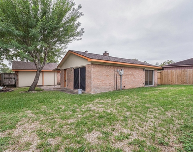 819 Seamaster Drive - Photo Thumbnail 13