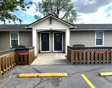 507 Houston Street - Photo Thumbnail 2