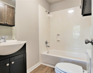 507 Houston Street - Photo Thumbnail 10