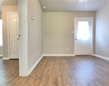507 Houston Street - Photo Thumbnail 12