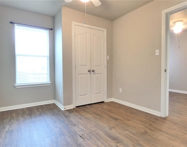 507 Houston Street - Photo Thumbnail 11