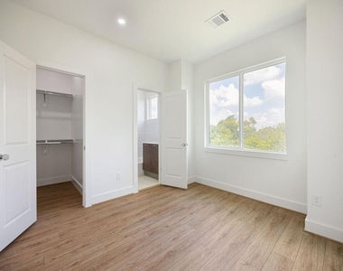 1713 Mary Street - Photo Thumbnail 19