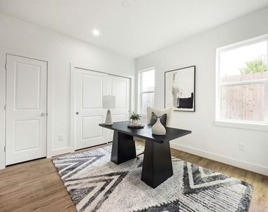 1713 Mary Street - Photo Thumbnail 4