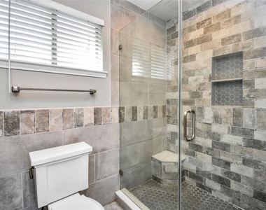 22218 Deville Drive - Photo Thumbnail 10