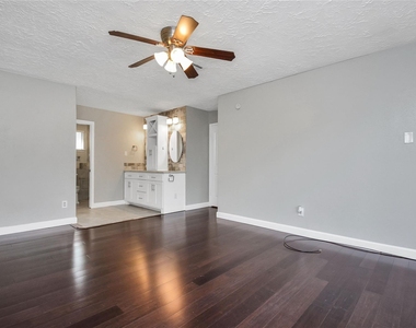 22218 Deville Drive - Photo Thumbnail 8