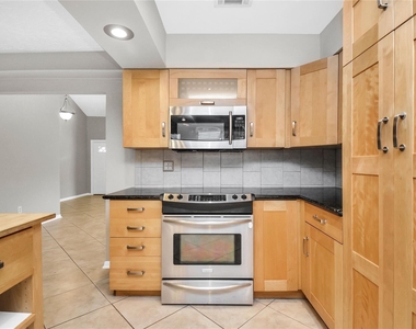 22218 Deville Drive - Photo Thumbnail 6