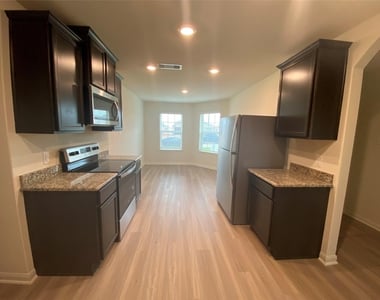 2107 Mule Ridge Drive - Photo Thumbnail 3