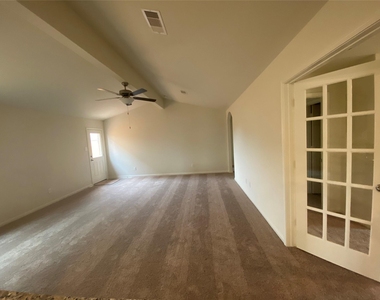 2107 Mule Ridge Drive - Photo Thumbnail 7