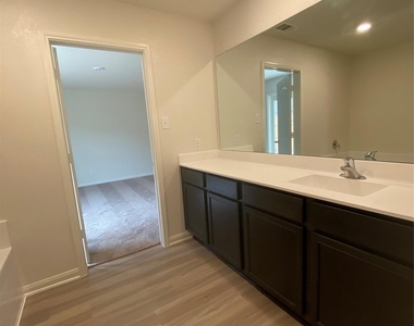 2107 Mule Ridge Drive - Photo Thumbnail 18