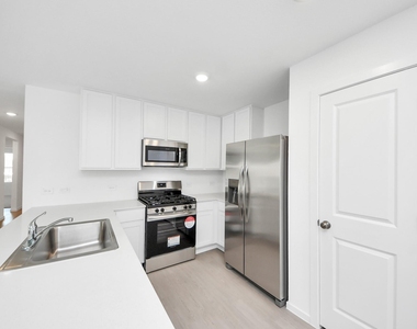 1314 Charlotte Way - Photo Thumbnail 26