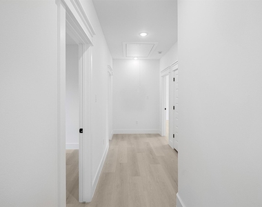 4103 E Toliver Street - Photo Thumbnail 15