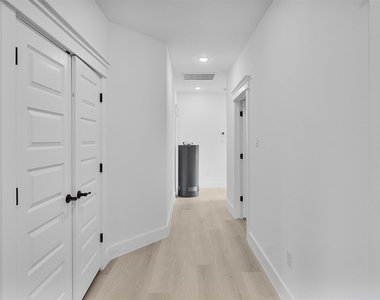4103 E Toliver Street - Photo Thumbnail 16