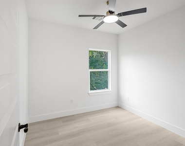 4103 E Toliver Street - Photo Thumbnail 20