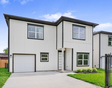 4103 E Toliver Street - Photo Thumbnail 2