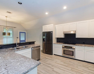 2306 Coleridge Court - Photo Thumbnail 15