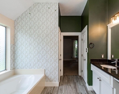 2306 Coleridge Court - Photo Thumbnail 25