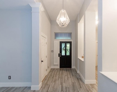 2306 Coleridge Court - Photo Thumbnail 4