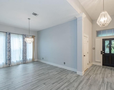 2306 Coleridge Court - Photo Thumbnail 5