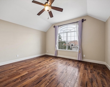 18910 Villa Bergamo Lane - Photo Thumbnail 23