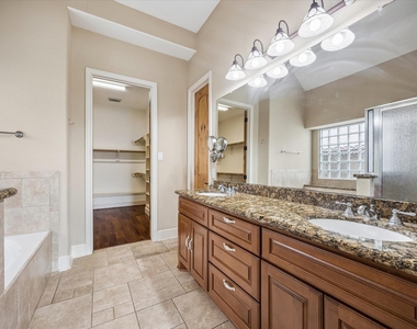 18910 Villa Bergamo Lane - Photo Thumbnail 8