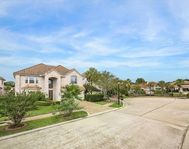 18910 Villa Bergamo Lane - Photo Thumbnail 29