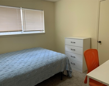 9607 Eday Drive - Photo Thumbnail 8