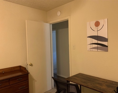 9607 Eday Drive - Photo Thumbnail 7