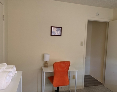 9607 Eday Drive - Photo Thumbnail 9