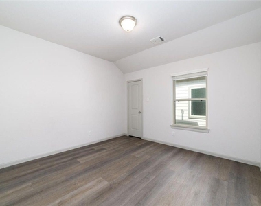7966 Fijian Cypress Drive - Photo Thumbnail 14