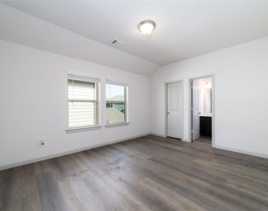 7966 Fijian Cypress Drive - Photo Thumbnail 12